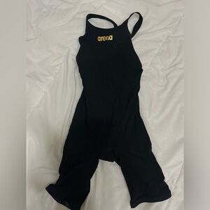 ARENA Carbon Air Size 24 Womens Competition Swim